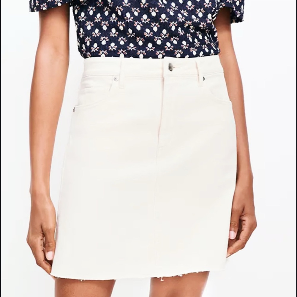 AT Loft White Denim Frayed Hem Women's Skirt